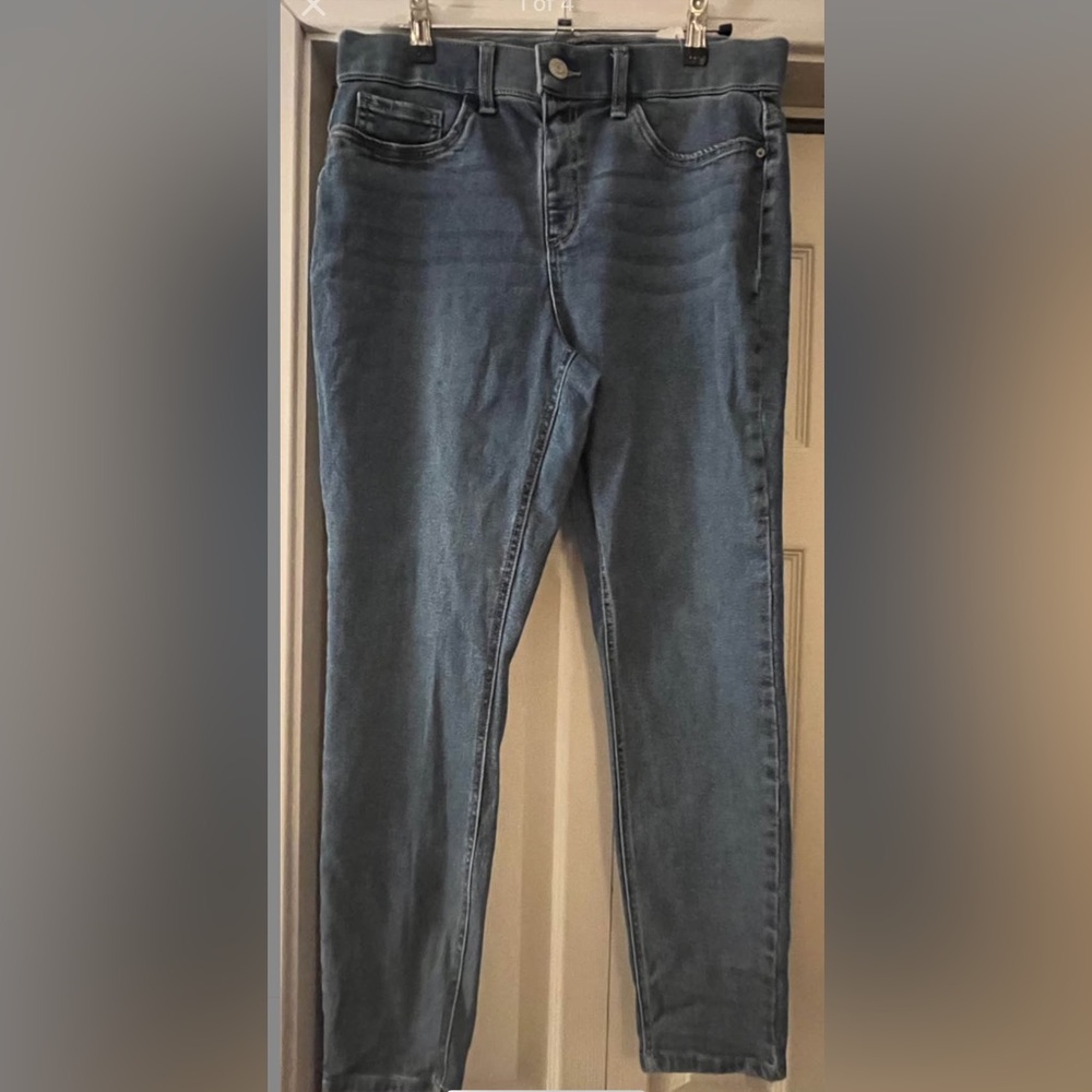 Slim Fit Women's Denim Jeggings in Medium Blue